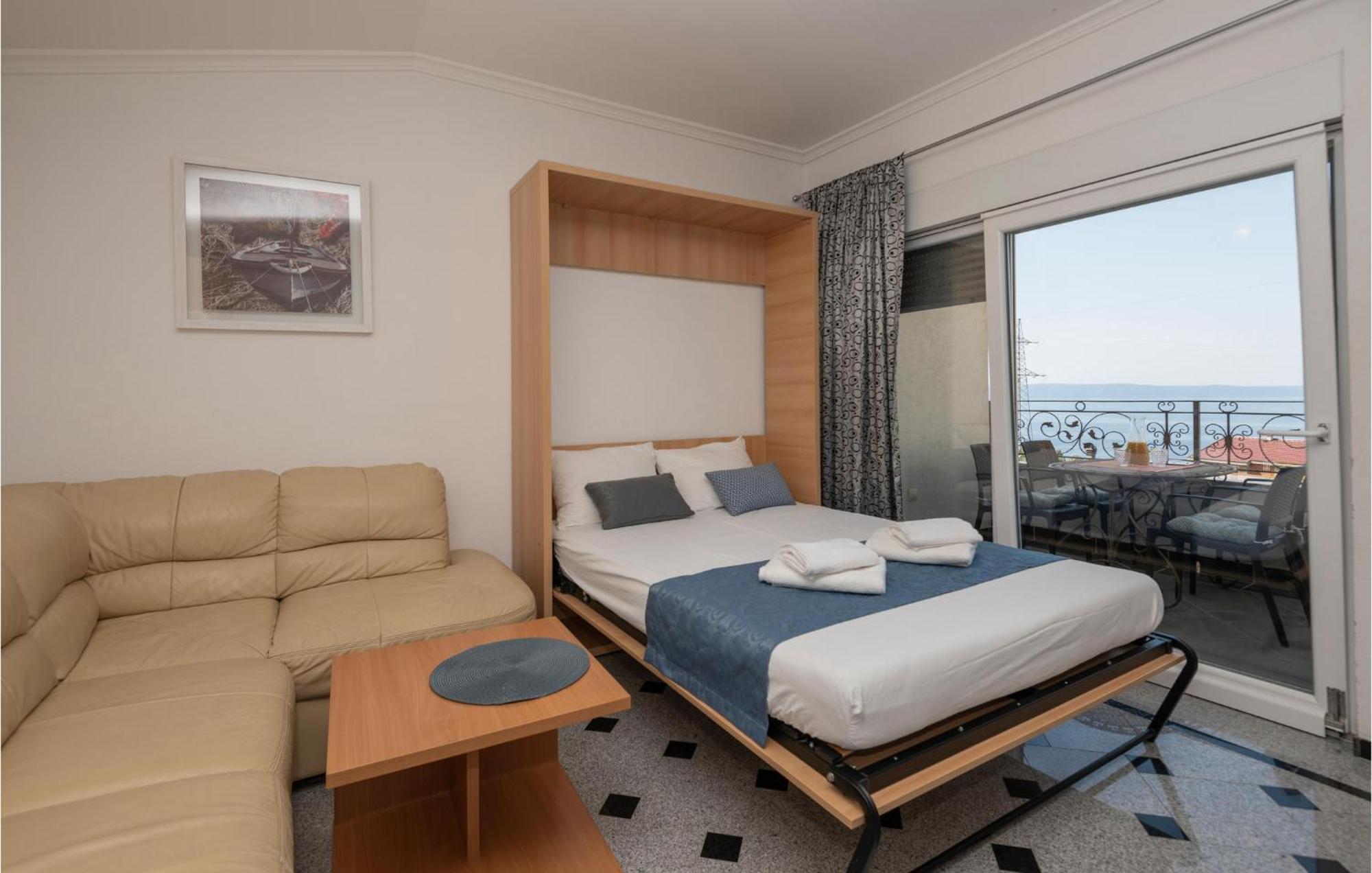 1 Bedroom Stunning Apartment In Makarska Exterior foto